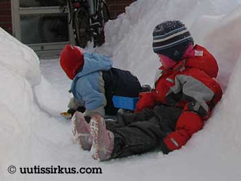 Turkulaisen äidin mukaan hänen lapsensa ovat menneenä talvena leikkineet vailla kiistoja jo yli kahden minuutin mittaisia rupeamia.